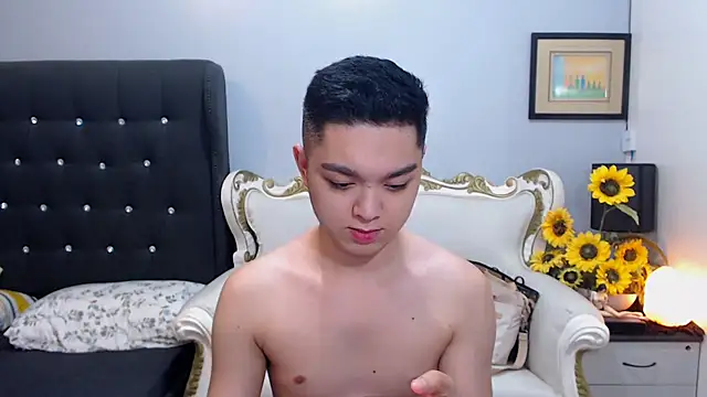 Snapshot of JayKarLo chatting on October 13, 2:12 pm JayKarLo online show from October 13, 2:12 pm