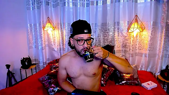 Snapshot of Ethan_w12 chatting on October 21, 12:25 am Ethan w12 online show from October 21, 12:25 am