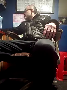 Curious9884 online show from November 12, 10:25 pm