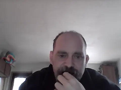 crazyheratic8 online show from April 3, 4:37 pm