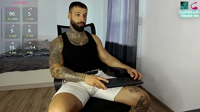 Snapshot of MasculineGuy99 chatting on October 21, 7:33 am MasculineGuy99 online show from October 21, 7:33 am