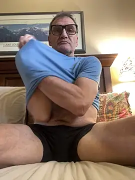 Snapshot of charleluff chatting on October 15, 6:48 pm charleluff online show from October 15, 6:48 pm