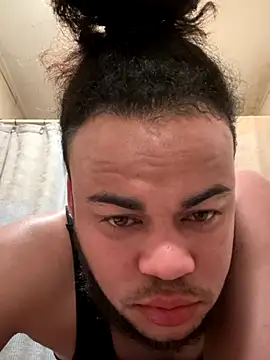 familia0210 online show from October 17, 4:05 am