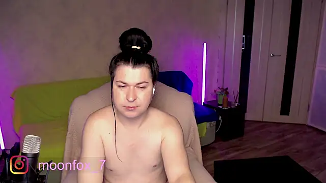 micromouse mo online show from April 9, 11:55 pm