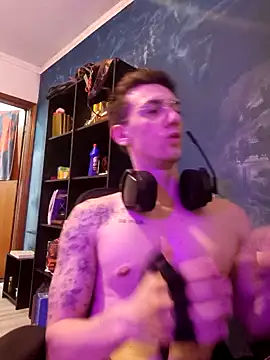 SweetGoodBoy22 online show from October 6, 8:02 pm