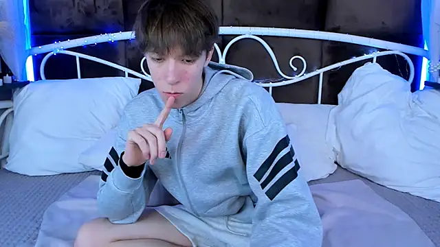 MarkBranston online show from March 30, 9:32 am