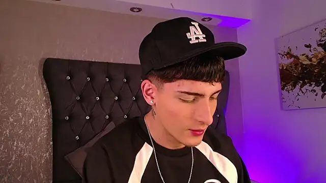 MateoMitchell online show from November 8, 5:32 am