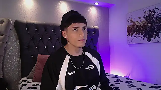 MateoMitchell online show from November 7, 5:00 am