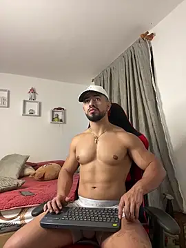 Ezzio Scolaro online show from February 23, 1:07 am