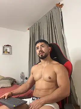 Ezzio Scolaro online show from February 24, 1:07 am