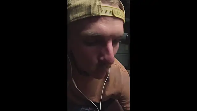 AverageMaleJay online show from October 7, 1:21 am