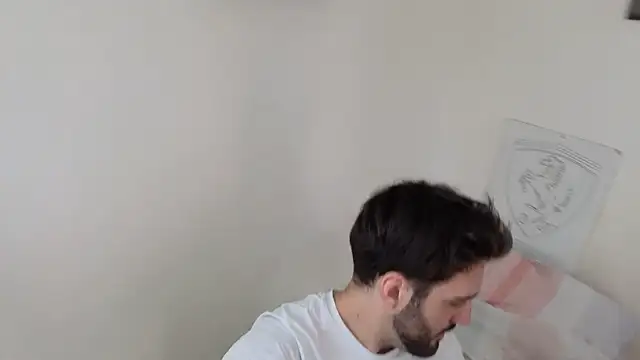 Al3xox02 online show from February 24, 2:07 pm