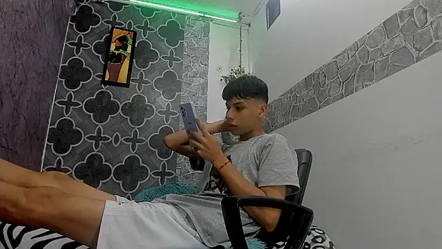 sexyboys cutex18 online show from February 22, 4:58 am