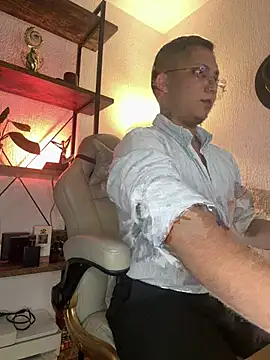 LiamColby  online show from February 10, 3:44 am