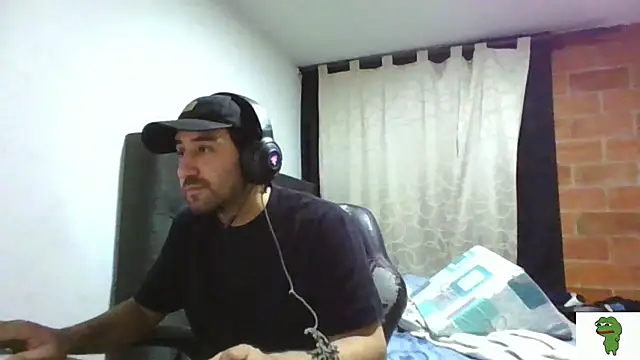 coolfriki online show from June 25, 3:53 am