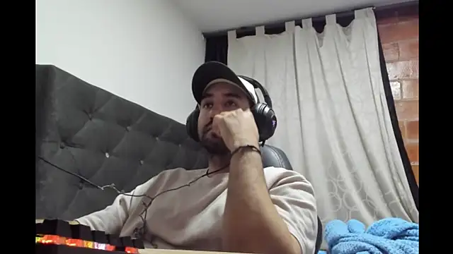 coolfriki online show from April 11, 11:08 pm