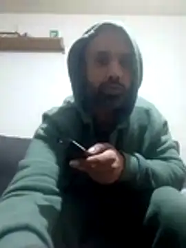 T1T012 online show from December 18, 6:26 pm