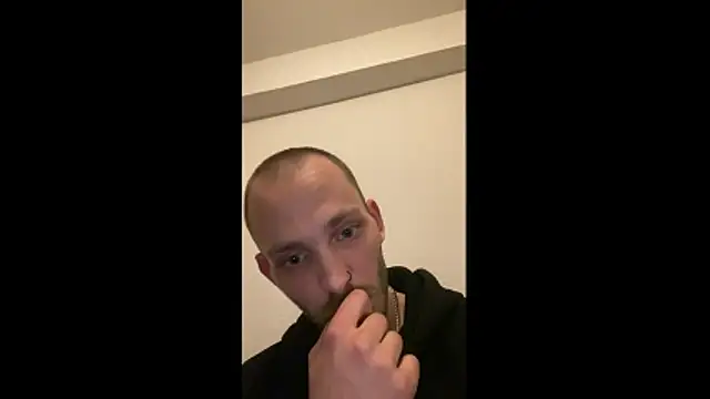 MolleDolle online show from April 19, 8:22 pm