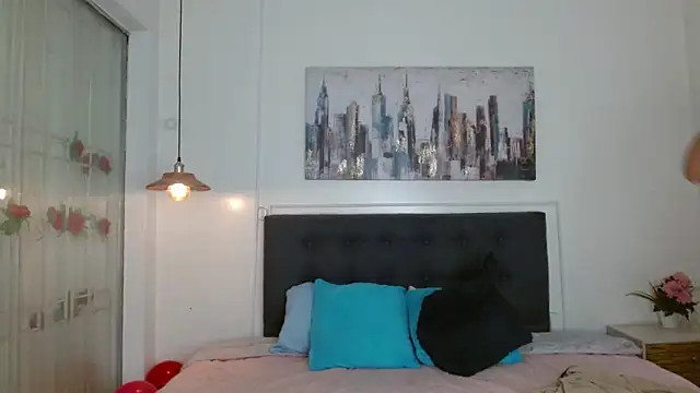 andresnoir  online show from December 15, 2:25 pm