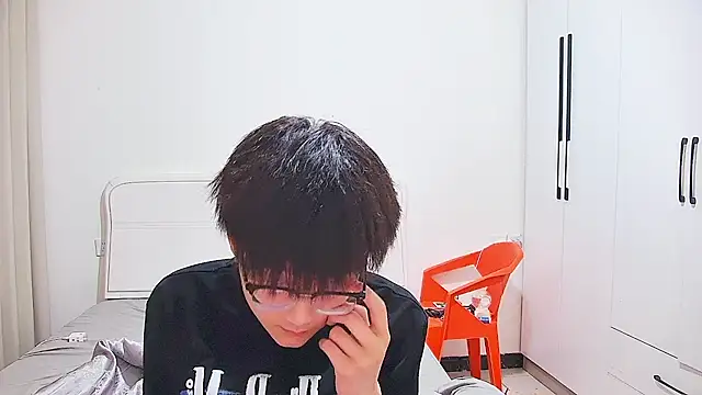 KK-cuteboy online show from June 12, 9:07 am