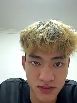 Snapshot of sexyboy-lele chatting on October 9, 11:59 am sexyboy-lele online show from October 9, 11:59 am