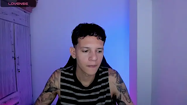 tylernova online show from May 30, 3:28 am