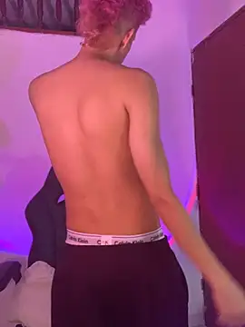 tylernova online show from November 11, 4:39 am