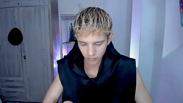 tylernova online show from January 11, 3:32 am