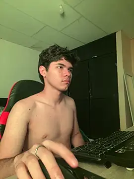 Im Camii online show from March 1, 7:35 pm