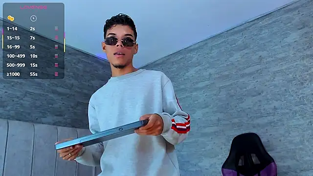 jhojan foxxx  online show from November 10, 12:04 am