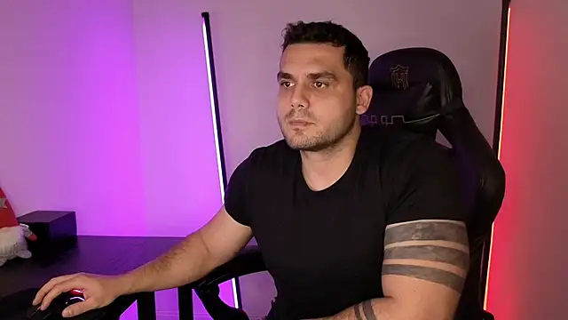 Danielbateson online show from January 8, 2:22 pm