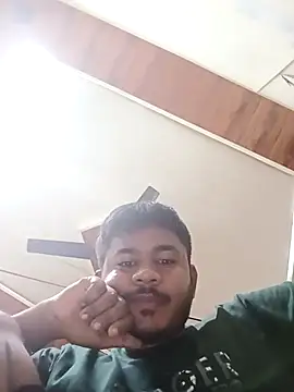 GlossyDare1823 online show from November 28, 11:28 pm