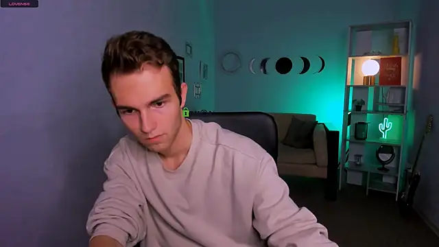 astren villo online show from November 30, 1:35 pm