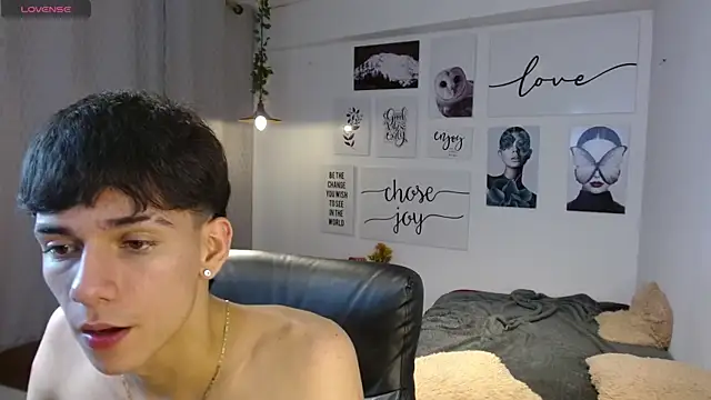 AmethystShadow17 online show from November 24, 3:46 pm