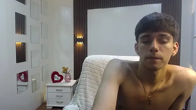 AmethystShadow17 online show from March 26, 9:08 pm