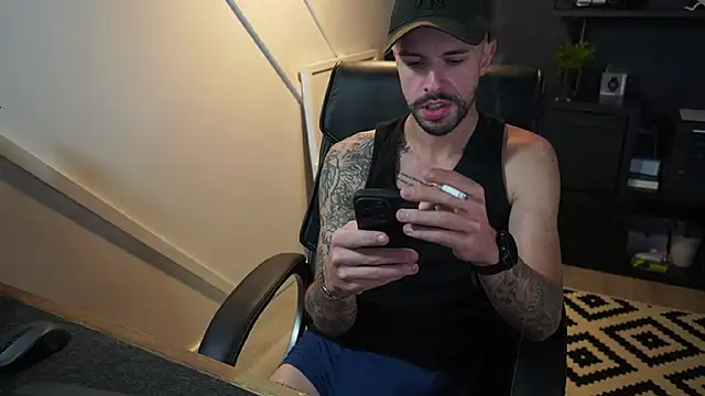 monsieurguitsxxx online show from November 17, 10:51 am