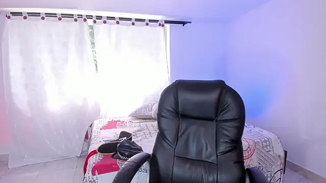 Hayden Boy  online show from October 21, 1:25 pm