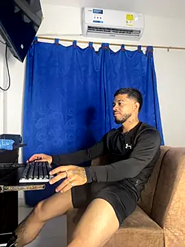 Kylian Alessandro online show from December 3, 6:41 am