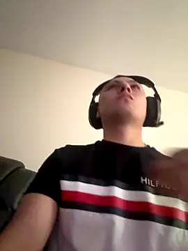 Feloh95 online show from October 14, 8:49 pm