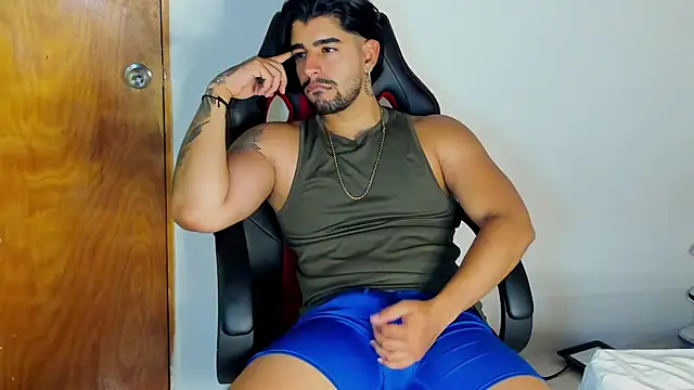 maximo black  online show from November 5, 2:02 am