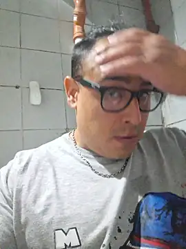 Rueditasss online show from December 17, 3:47 am