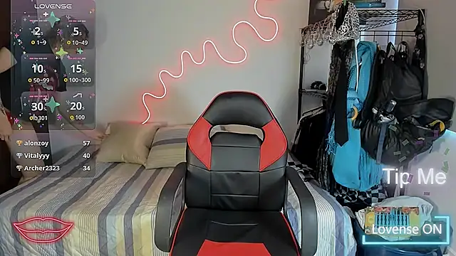 Lyric Mirage online show from November 7, 9:29 pm