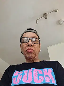 Jesbi25 online show from April 4, 11:18 am