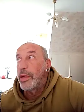 Snapshot of Ptitcouic chatting on October 21, 8:50 am Ptitcouic online show from October 21, 8:50 am