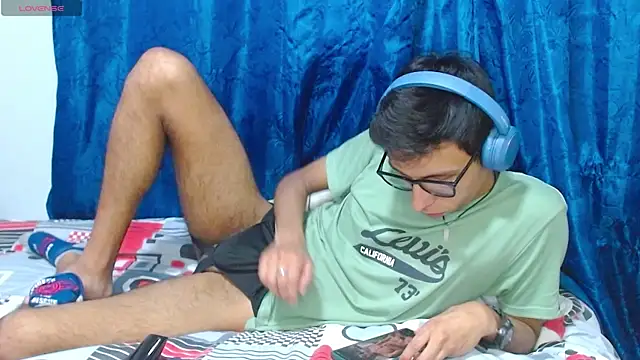 DavTwink3100 online show from April 11, 1:24 am