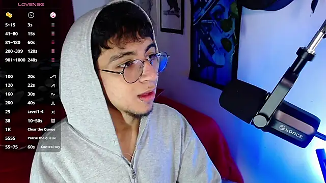 lukaOnline  online show from December 18, 11:56 pm