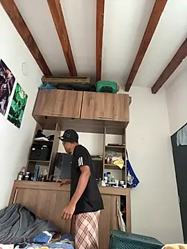 liam Brooks9 online show from January 10, 2:10 pm