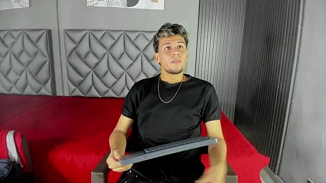 Alan-Smith1 online show from November 25, 7:49 pm