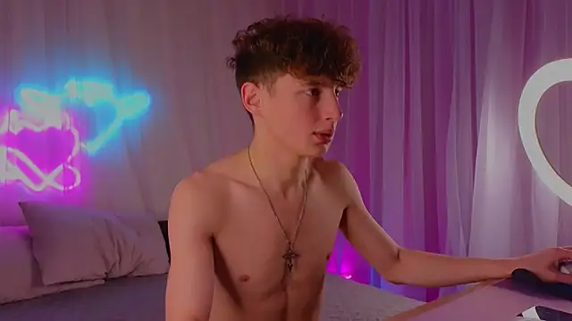 crisp1n online show from November 19, 7:25 pm