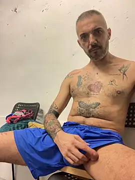 Italmanu85 online show from July 11, 4:20 pm